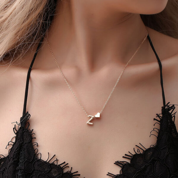 2023 Fashion Tiny Heart Dainty Initial Necklace With Letter Name Choker Necklace For Women